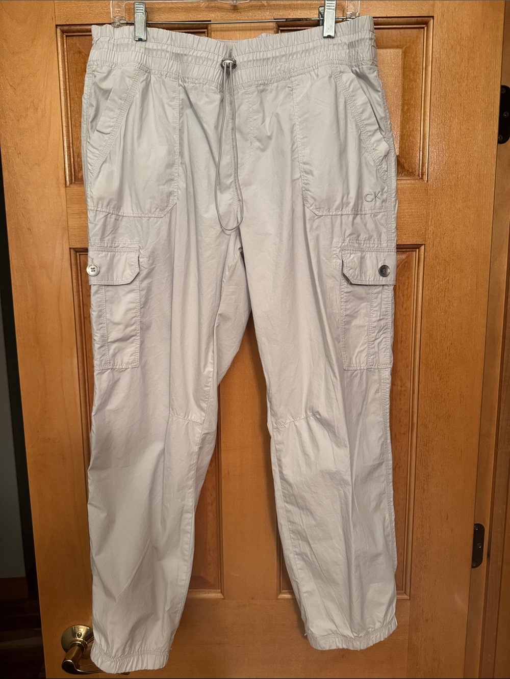 NWT Womem’s Calvin Klein Cream Joggers - Sz Large